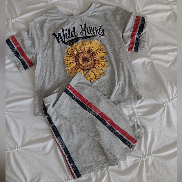 2 Piece shorts set - Picture 1 of 2
